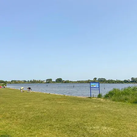 2 Bedroom In Semesterbostad Noordwijkerhout