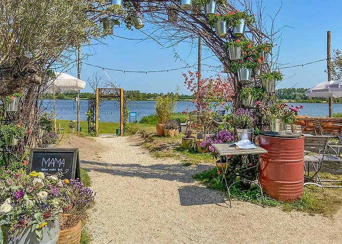 2 Bedroom In נורדוויקרהוט